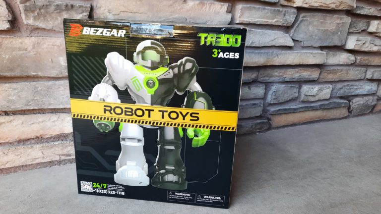 Bezgar produces gobs of fun with the TR300 Remote Control Robot.